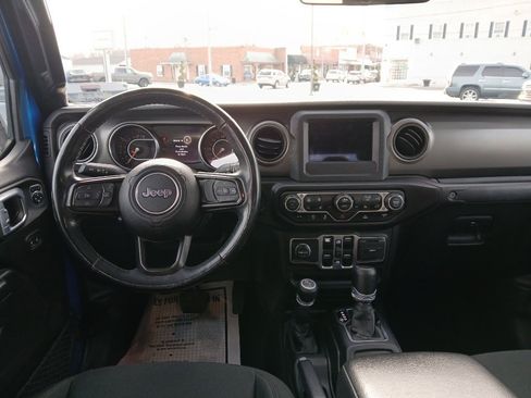 Used 2021 Jeep Gladiator Sport image 7