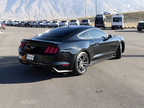 Used 2017 Ford Mustang Premium image 5