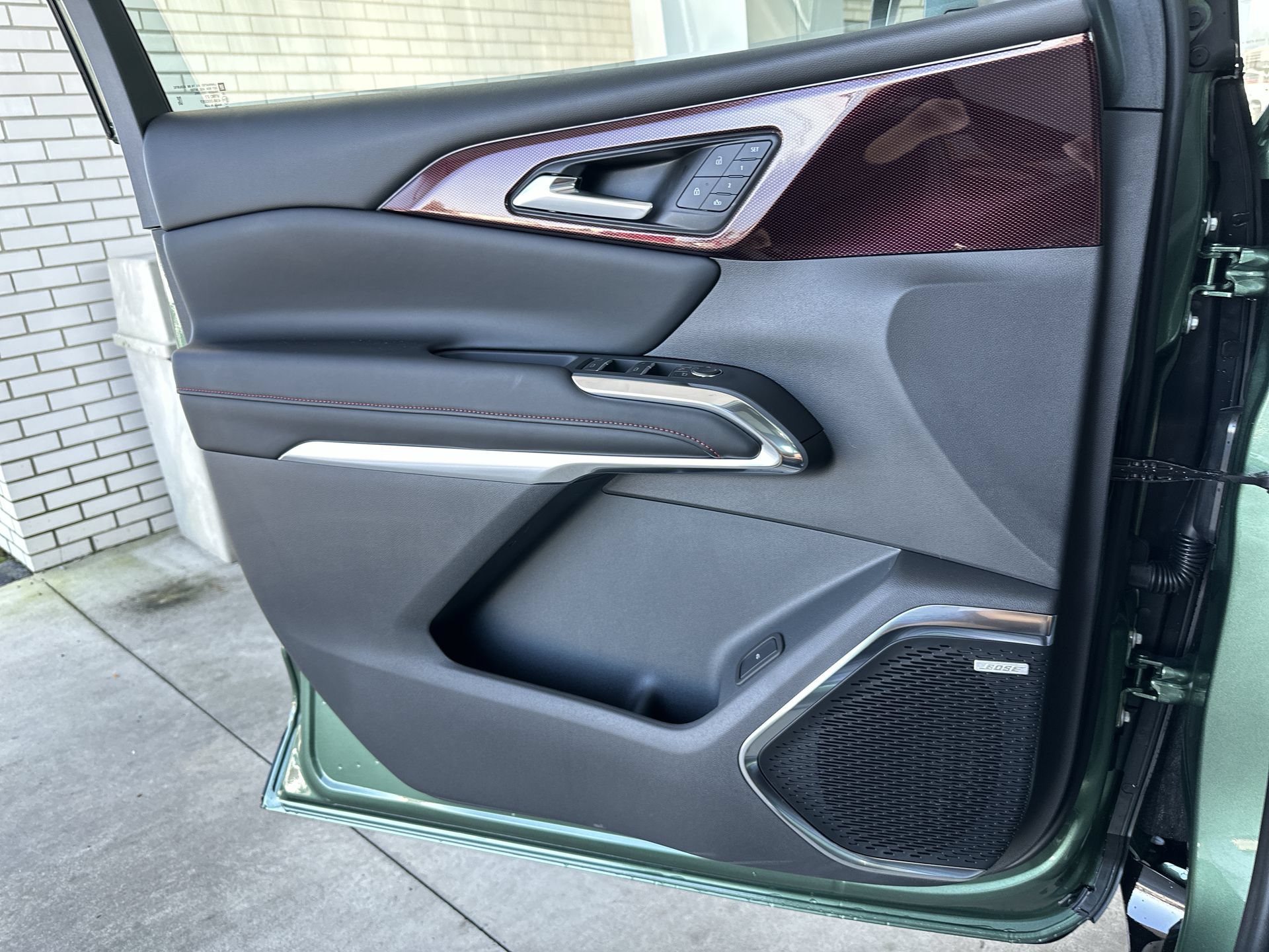 New 2027 Chevrolet Traverse RS w/ LPO, Floor Liner Package AWD/4WD image 23