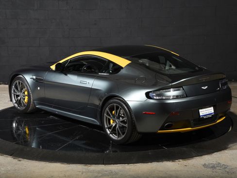 Used 2016 Aston Martin V8 Vantage GT RWD image 9
