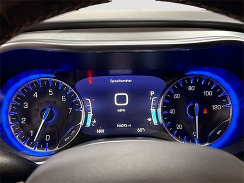 Used 2019 Chrysler Pacifica Touring-L Plus w/ S Appearance Package image 14