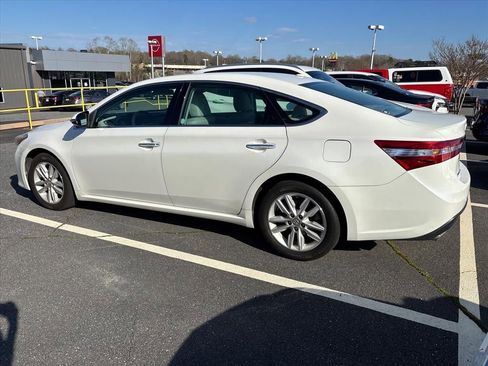 Used 2015 Toyota Avalon XLE image 13