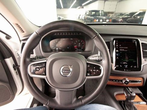 Certified 2022 Volvo XC90 T6 Momentum w/ Protection Package image 55
