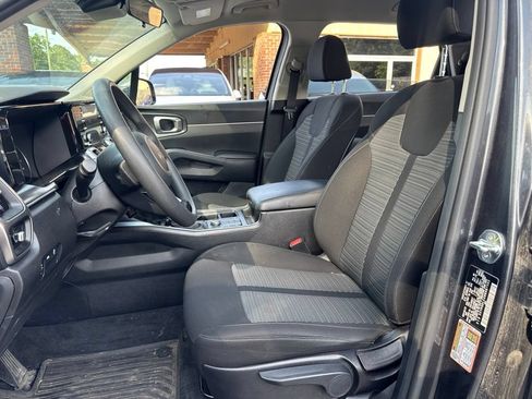 Used 2022 Kia Sorento LX AWD/4WD image 5