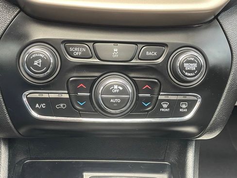 Certified 2018 Jeep Cherokee Limited w/ Trailer Tow Group AWD/4WD image 37