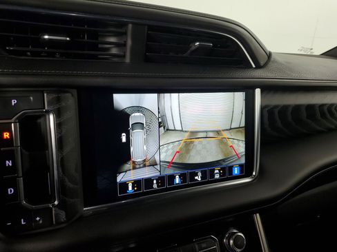 Used 2023 GMC Yukon Denali RWD image 39