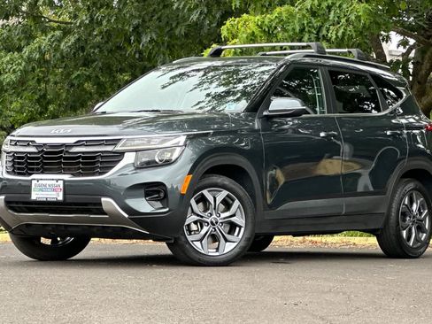 Used 2024 Kia Seltos S AWD/4WD image 1