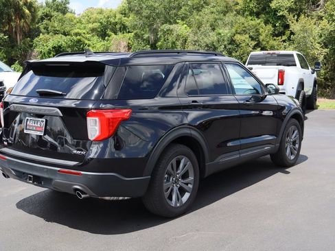 Used 2021 Ford Explorer XLT w/ Equipment Group 202A AWD/4WD image 9