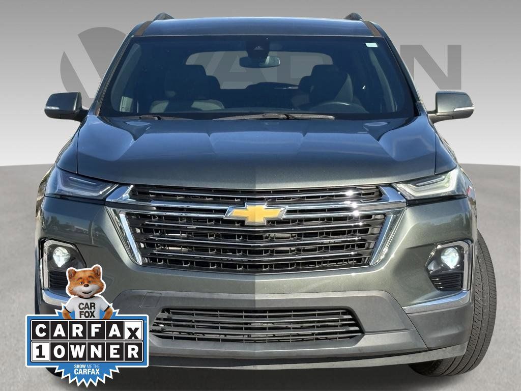 Used 2023 Chevrolet Traverse LT FWD image 2