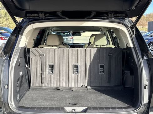 Certified 2023 Subaru Ascent Limited image 32