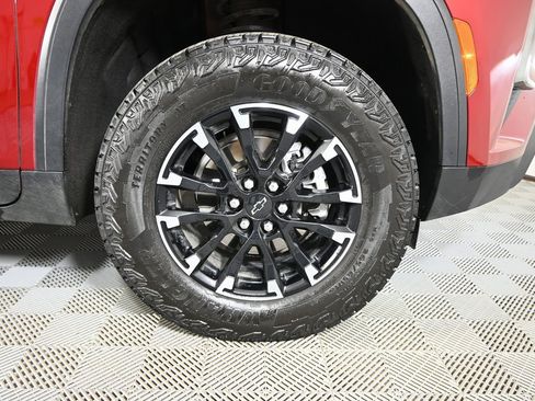 Used 2024 Chevrolet Traverse Z71 image 11