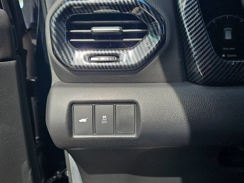Used 2024 Honda Pilot Touring image 25