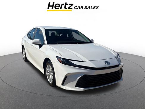 Used 2025 Toyota Camry LE image 1