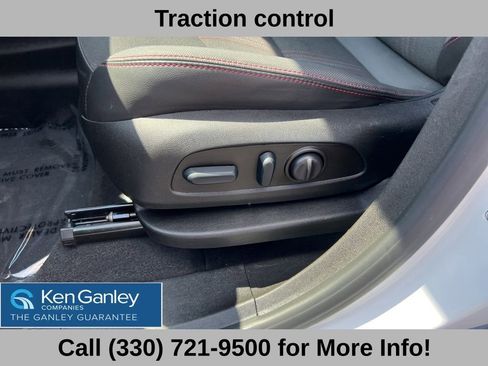 Used 2022 Chevrolet Equinox RS FWD image 28