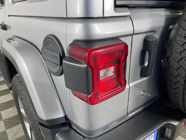 Used 2018 Jeep Wrangler Unlimited Sahara AWD/4WD image 21