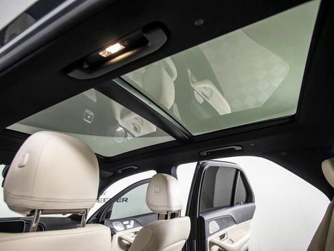 Used 2025 Mercedes-Benz GLE 580 4MATIC image 17