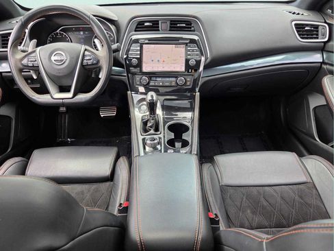 Used 2023 Nissan Maxima SR w/ Sport Mat Group FWD image 10