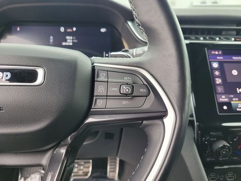 Used 2021 Jeep Grand Cherokee L Laredo w/ Luxury Tech Group I image 23