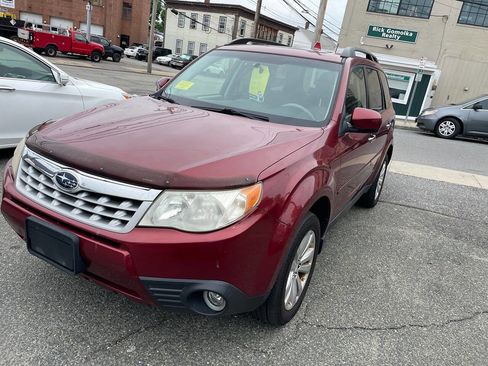 Used 2011 Subaru Forester 2.5X Limited AWD/4WD image 3