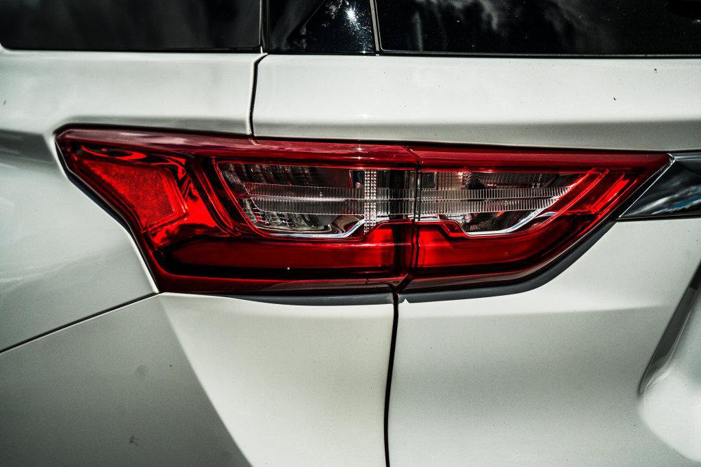 Used 2019 Chevrolet Traverse LT w/ LT Premium Package AWD/4WD image 14