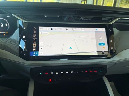 New 2026 Jeep Cherokee Limited image 18