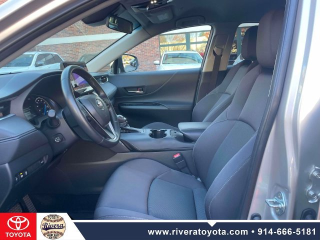 Used 2024 Toyota Venza LE AWD/4WD image 16