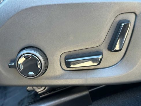 New 2026 Volvo XC60 B5 Ultra w/ Climate Package image 22