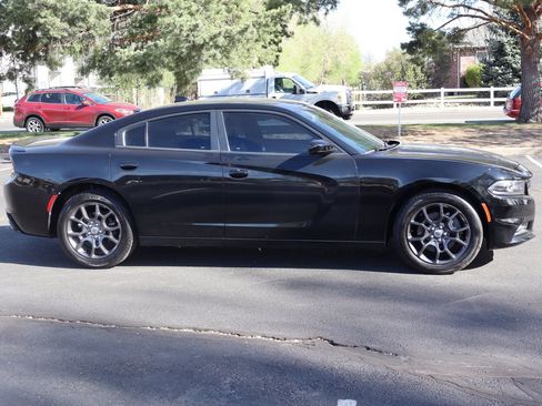 Used 2018 Dodge Charger GT image 3