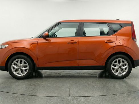 Used 2025 Kia Soul LX w/ LX Technology Package image 5