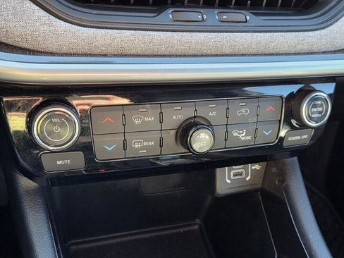 Used 2023 Jeep Compass Latitude w/ Convenience Group image 18