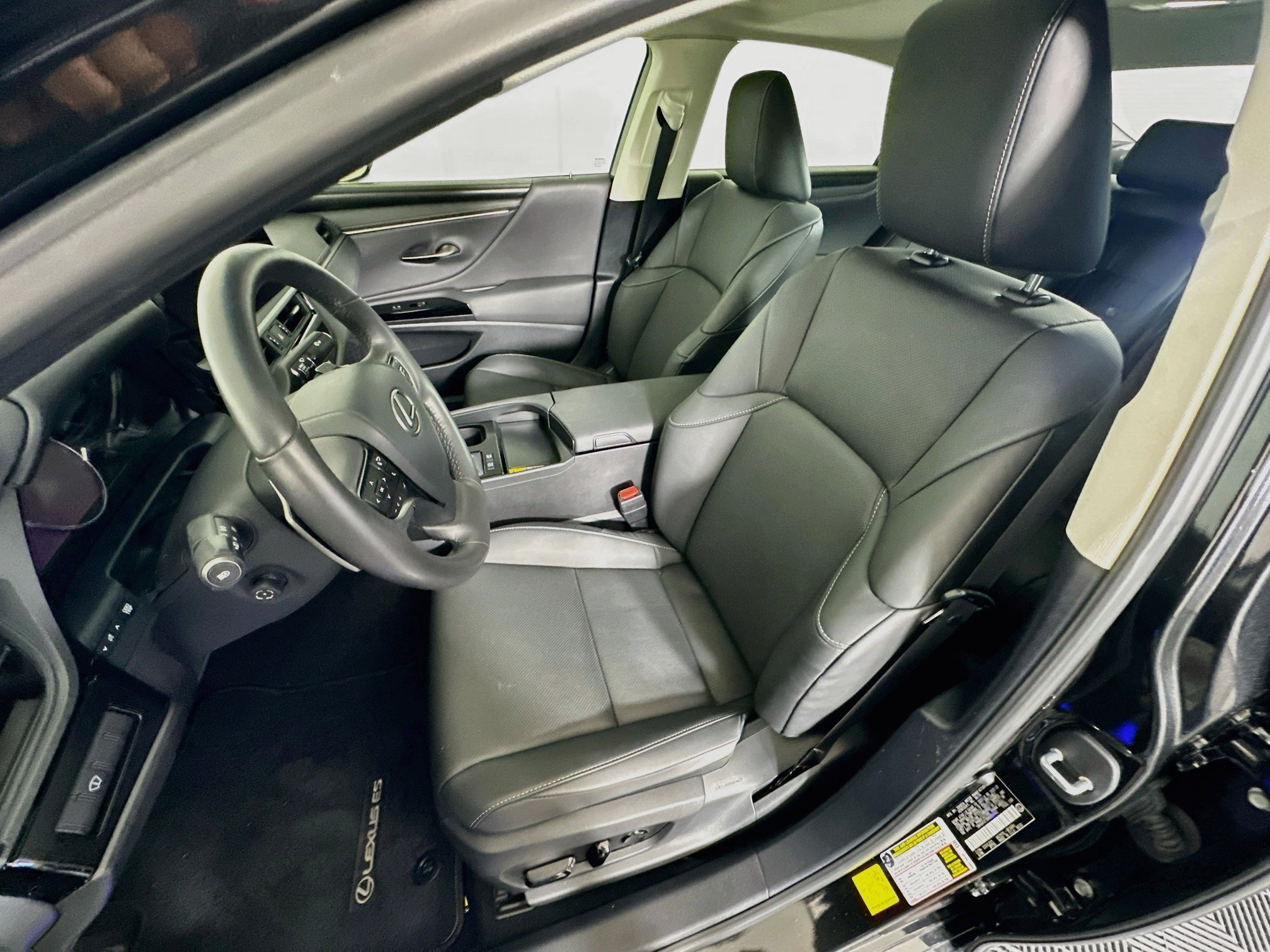 Used 2024 Lexus ES 300h w/ Premium Package FWD image 13