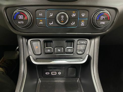 Used 2020 GMC Terrain SLT w/ Preferred Package image 27