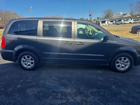 Used 2012 Chrysler Town & Country Touring w/ Entertainment Group #1 image 4
