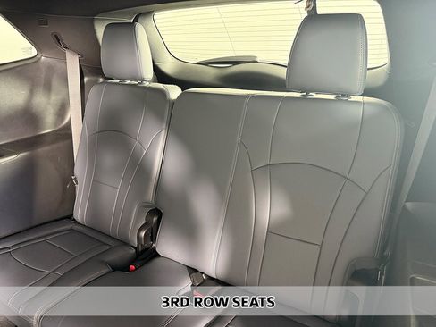 Used 2022 Buick Enclave Essence w/ Sound and Sites Package image 9