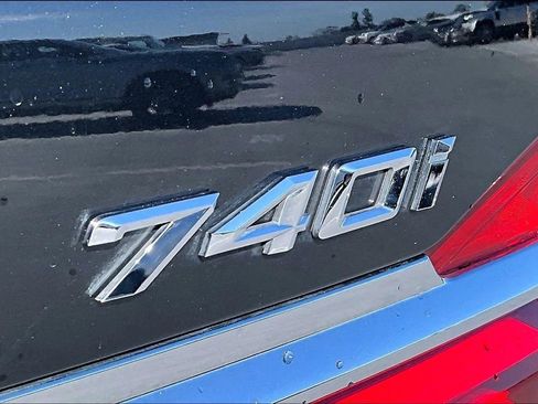 Used 2019 BMW 740i w/ M Sport Package image 22