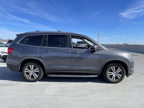 Used 2017 Honda Pilot EX image 3