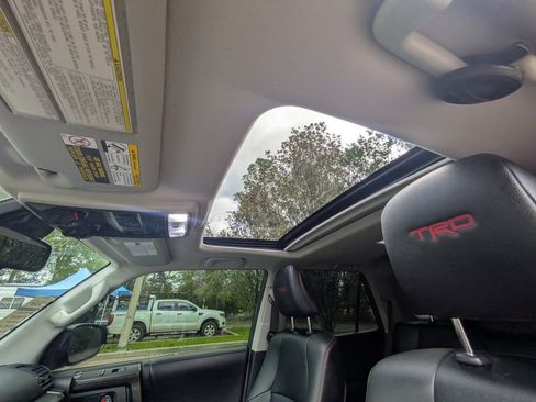Used 2022 Toyota 4Runner TRD Off-Road Premium w/ Moonroof Package AWD/4WD image 20