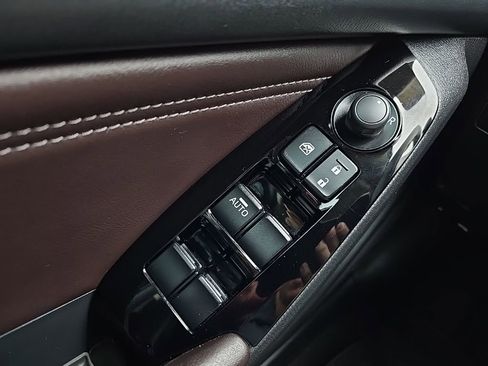 Used 2018 MAZDA MAZDA3 Touring image 22