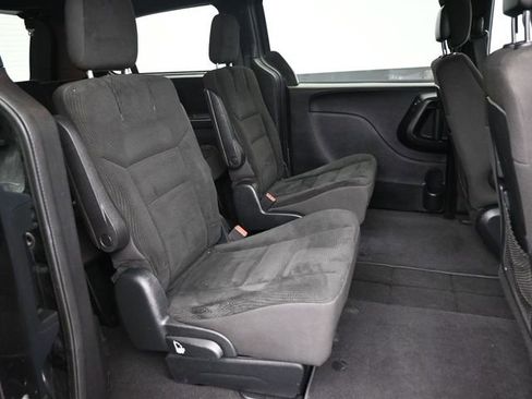 Used 2020 Dodge Grand Caravan SE FWD image 13