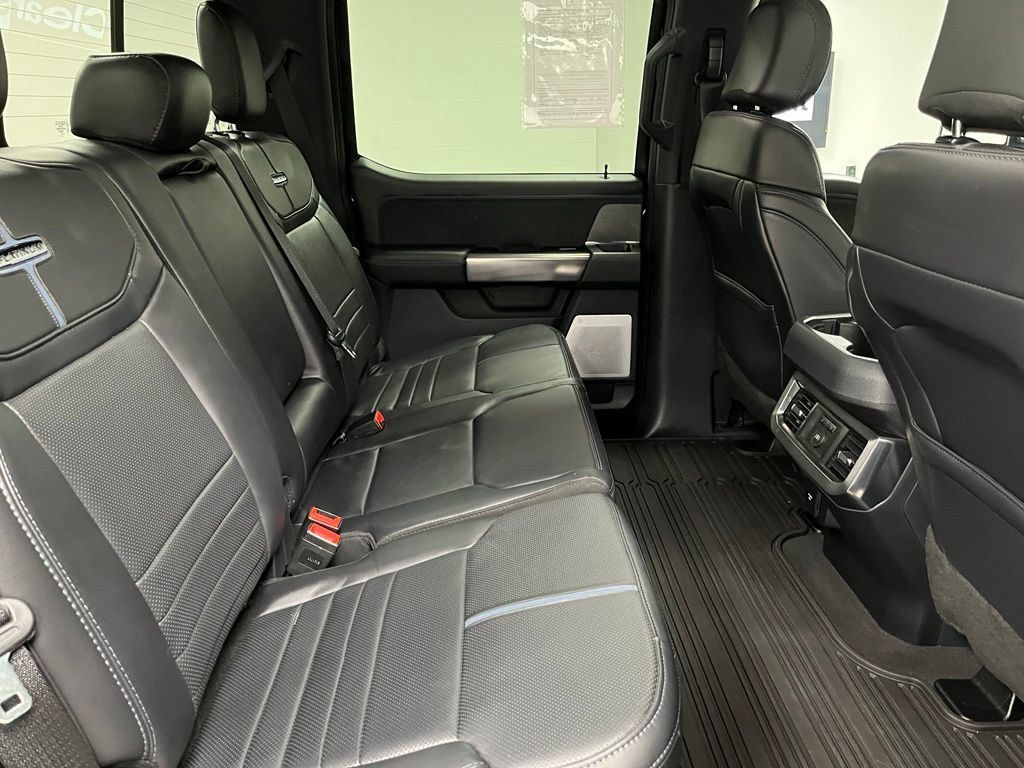 Used 2025 Ford F450 Platinum w/ FX4 Off-Road Package AWD/4WD image 54