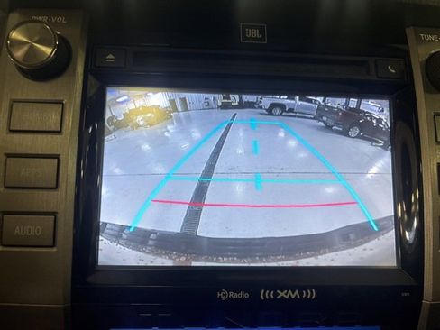 Used 2014 Toyota Tundra Platinum image 25