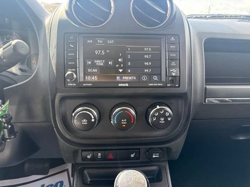 Used 2014 Jeep Patriot Latitude AWD/4WD image 15