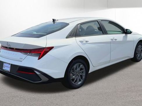 New 2026 Hyundai Elantra Blue image 9