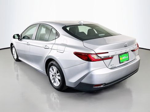 Used 2025 Toyota Camry LE FWD image 7