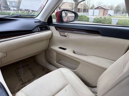 Used 2014 Lexus ES 350 Base 4dr Sedan w/ Luxury Package image 19
