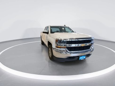Used 2018 Chevrolet Silverado 1500 LT AWD/4WD image 2