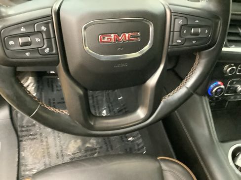 Used 2023 GMC Yukon AT4 AWD/4WD image 15