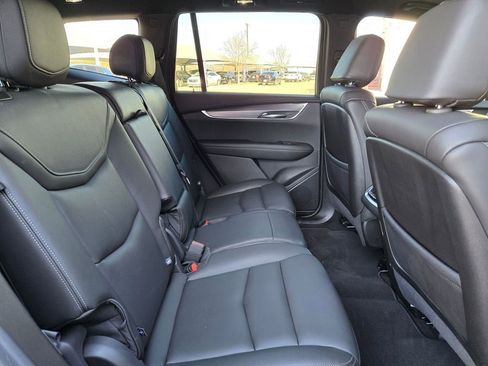 New 2025 Cadillac XT6 Luxury image 29