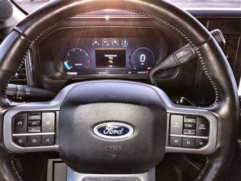 Used 2023 Ford F250 Lariat image 14