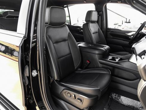 Used 2024 Chevrolet Suburban Premier image 30